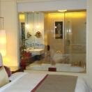 Beautiful hotel, great service, bad food. 