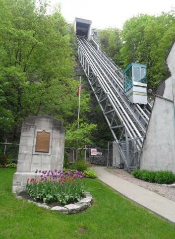 The Funicular Photo - Quebec Funicular, Quebec City, Quebec 