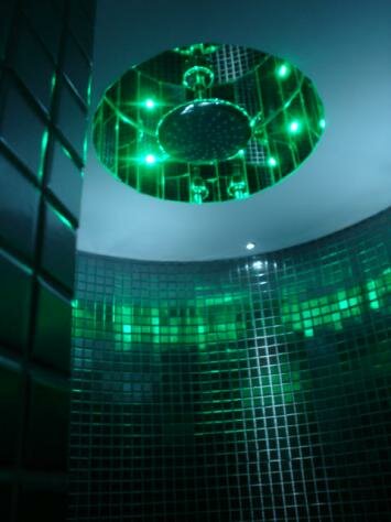 Amazing Shower! Photo - 58 Le Real de Luxe, Rome, Italy 